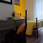 A Casa Di Erica Oda ve Kahvaltı 3*